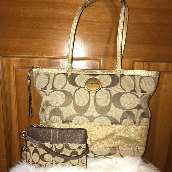 Coach Handbags - x2 coach tote n wristlet lot bundle
